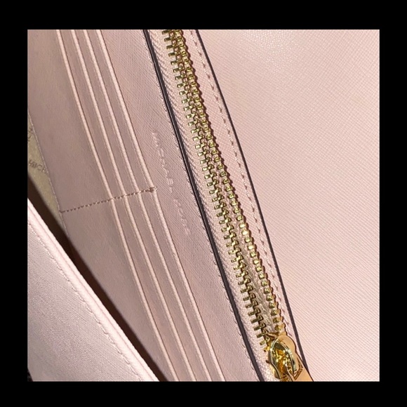 2 MK bags - Picture 6 of 6